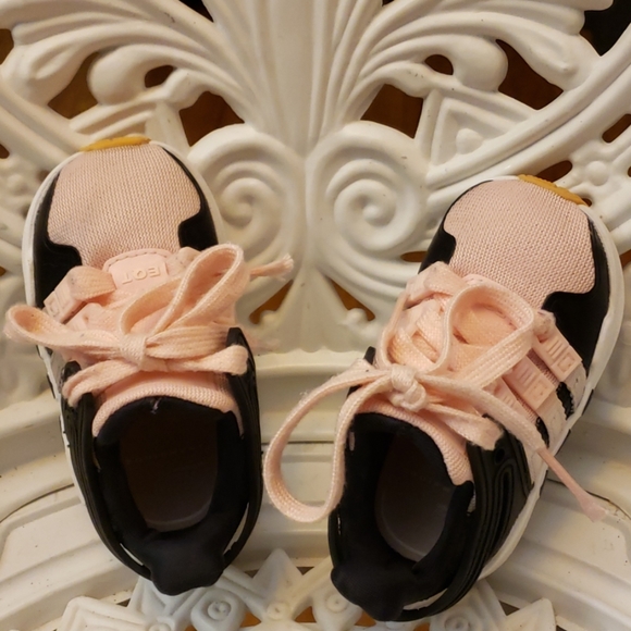 adidas Other - ADIDAS PINK/WHITE/BLACK SNEAKERS SZ 4K